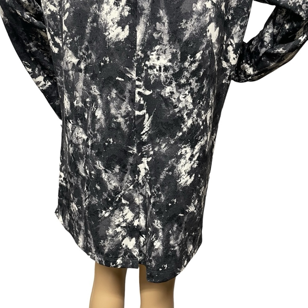 LuLaRoe GWEN M Black White Ink Blot Open Front Cardigan with Pockets NWT - Picture 7 of 12